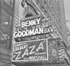Афиша 1939 года театра Paramount, в котором оркестр Бенни периодически выступал